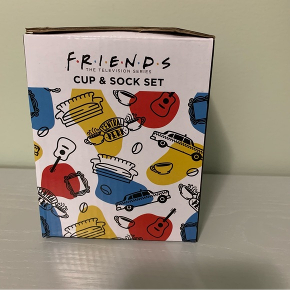FRIENDS Cup and Mug Set NEW - Picture 3 of 9